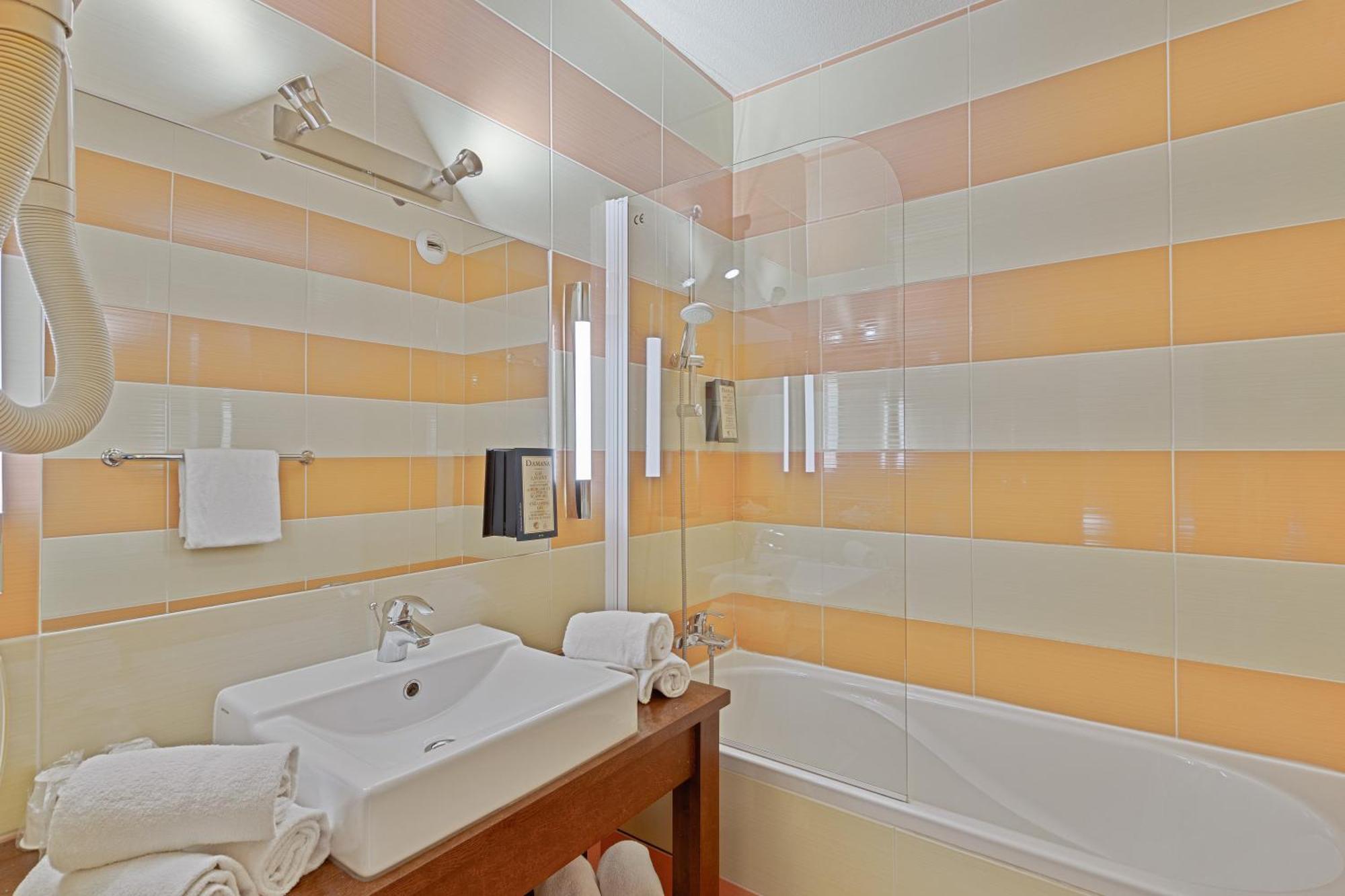 Hotel Provence ดรากิญญ็อง ภายนอก รูปภาพ