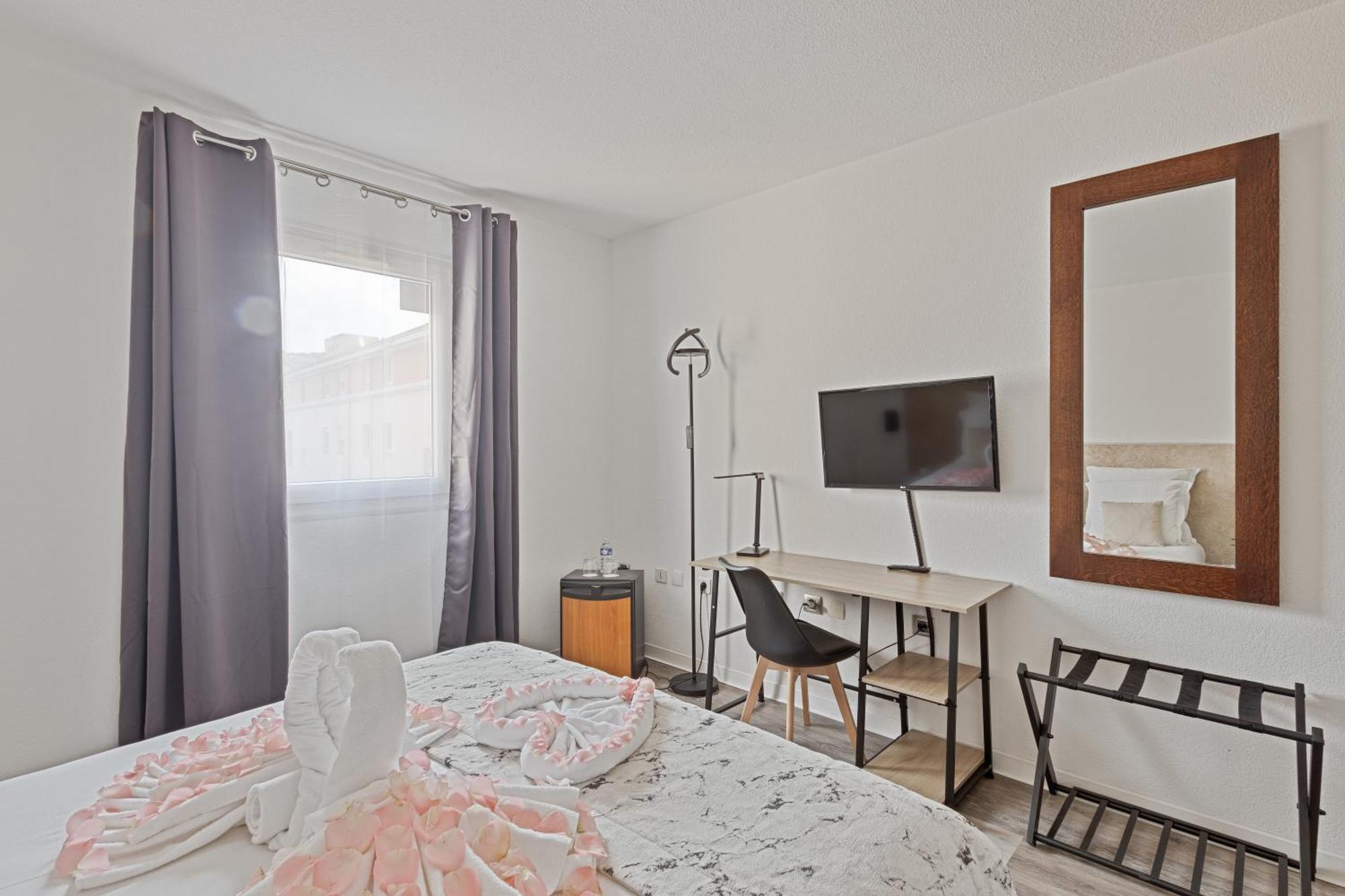 Hotel Provence ดรากิญญ็อง ภายนอก รูปภาพ